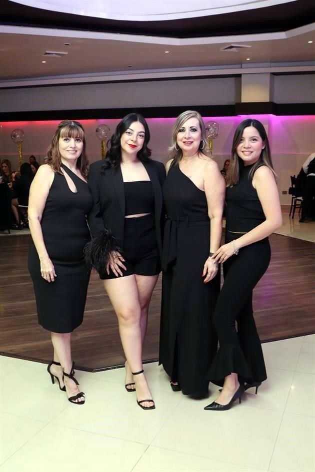 Maricarmen Salinas, Carolina Aguilar, Olga Salinas y Paola Ávalos