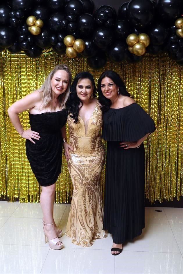 iselda Cuellar, Magda Ochoa y Ofelia Galván de De la Garza