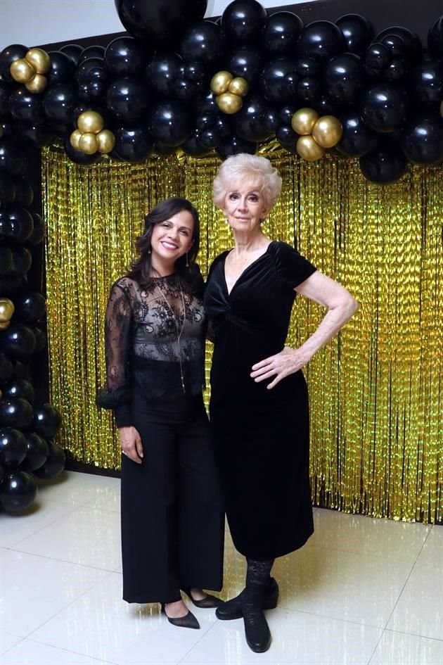 Sandra de Villarreal y Imelda Zambrano de Villarreal