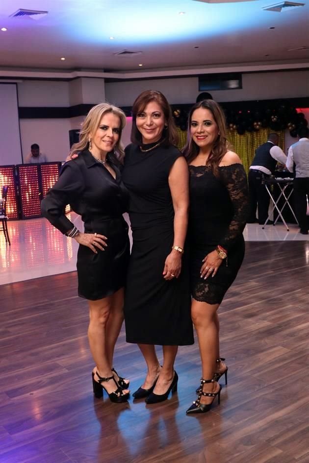 Betty Marroquín, Mary Galván y Martha Azuceno de Alarcón