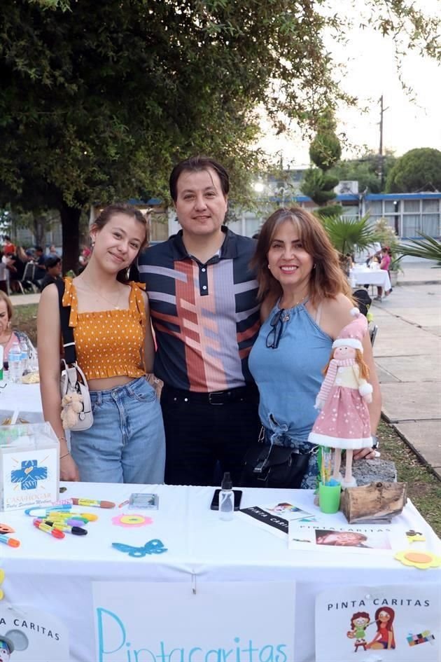 Valentina Cavazos, Eloy Cavazos Galindo y Magda de Cavazos