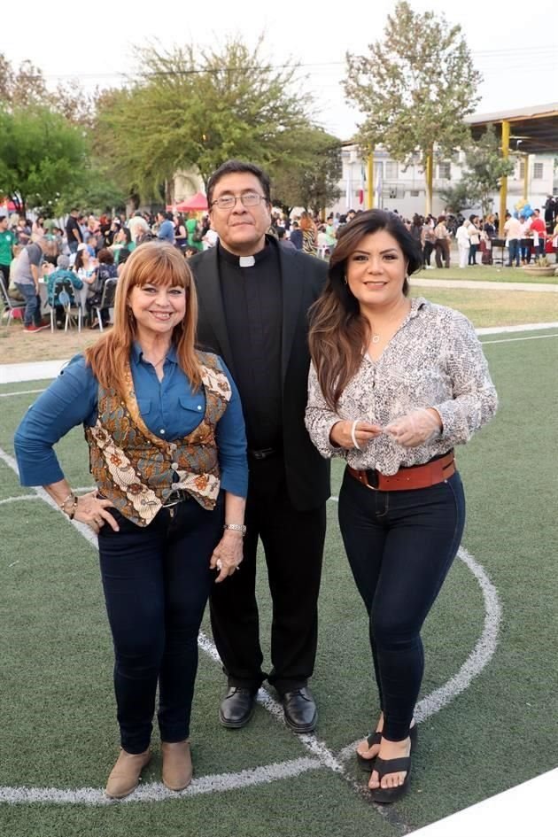 María Antonieta Cavazos, Padre Luis Gerardo Sánchez y Dalia Tijerina