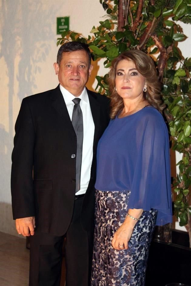 Marcos Garza Garza y María Guadalupe Flores de Garza