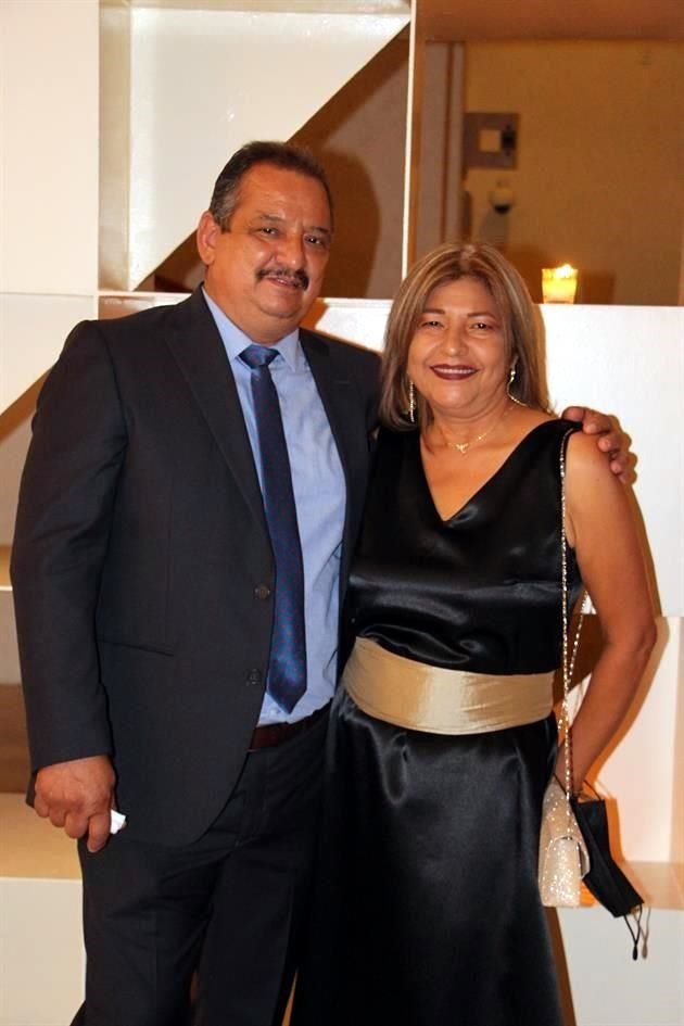 Rogelio Flores y Hermelinda Pérez