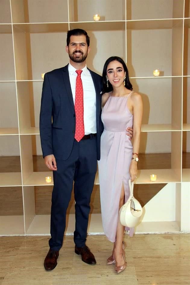 Esteban Madero y Stefy Lozano