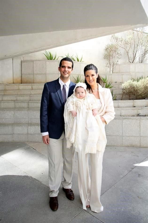 Marcelo Marcos y Cecilia Osorio de Marcos con Fernando Marcos Osorio
