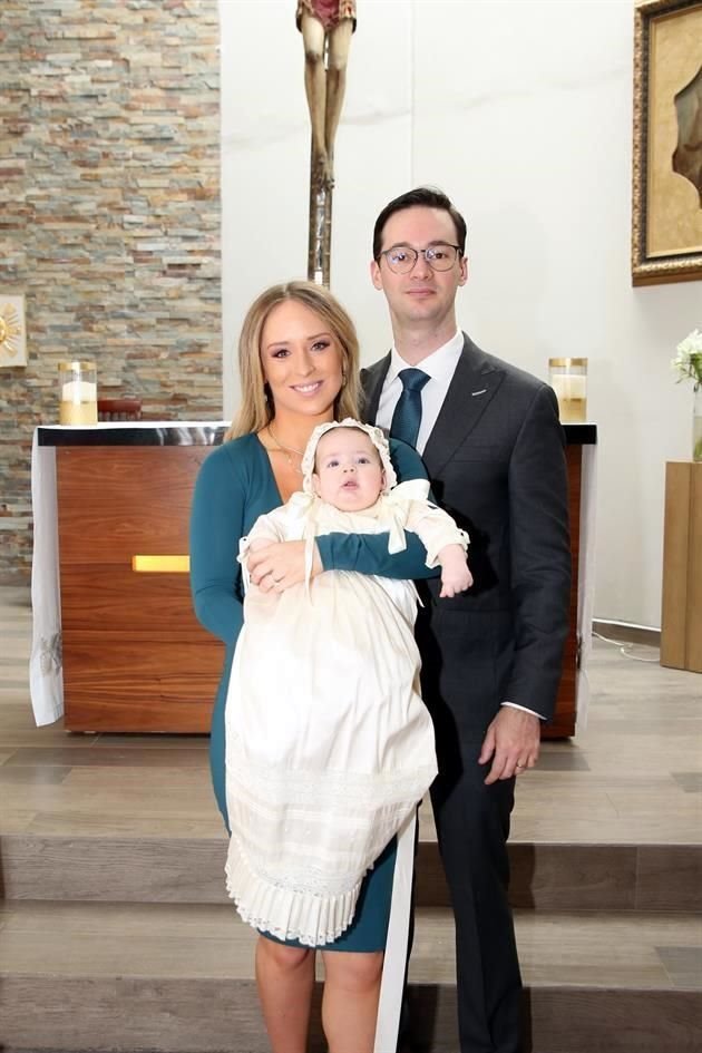 Bibiana Cárdenas de Paéz con Fernando Marcos Osorio y Gabriel Paéz