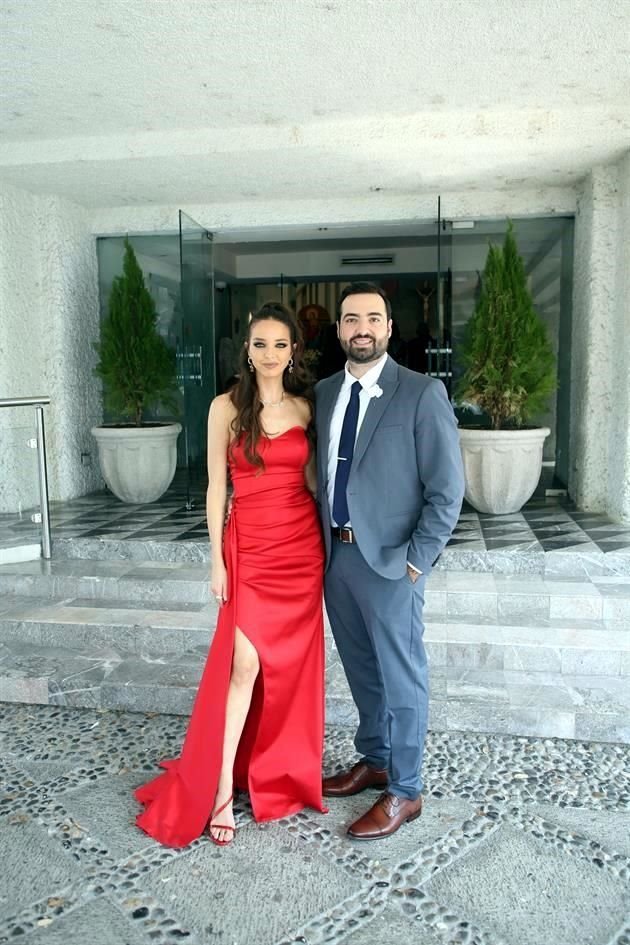 Angie Andonie de González y José Humberto González