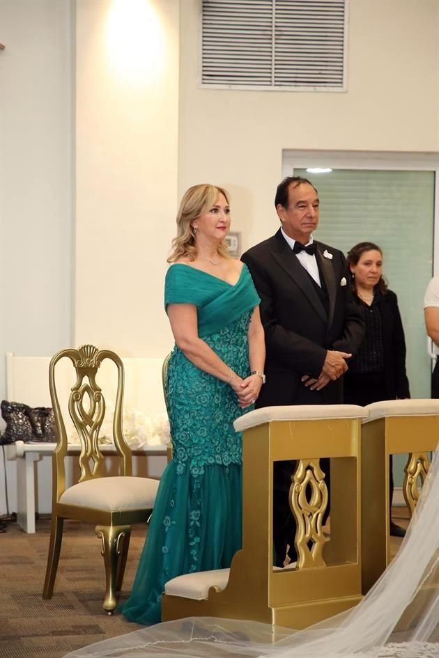 Lisa González de Andonie y Elías Andonie Giacmán