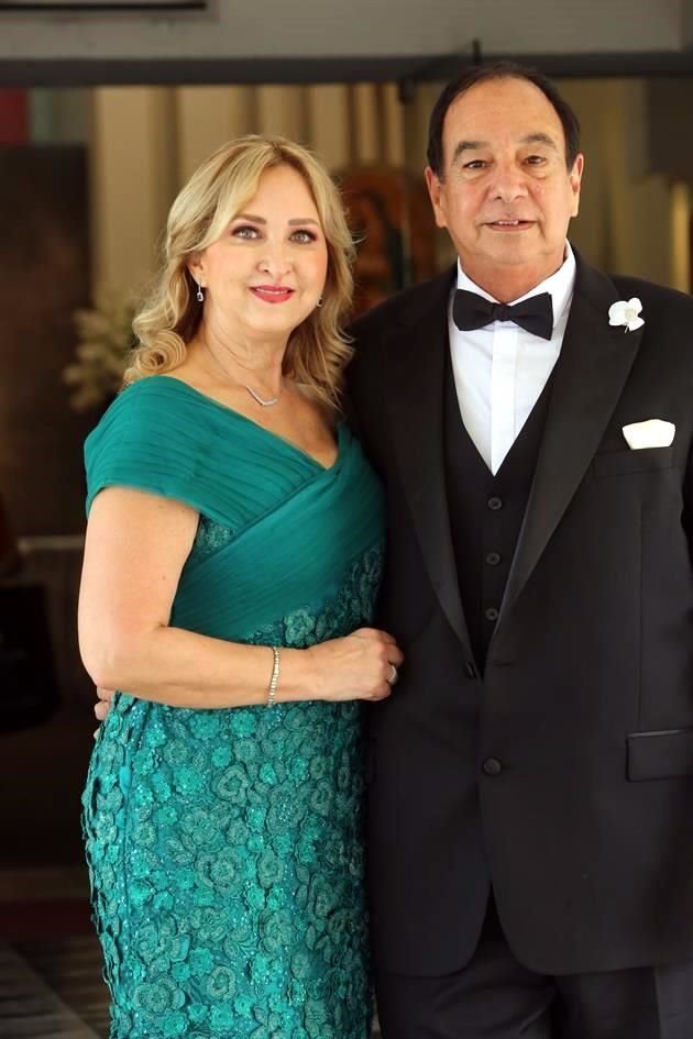 Lisa González de Andonie y Elías Andonie Giacomán 