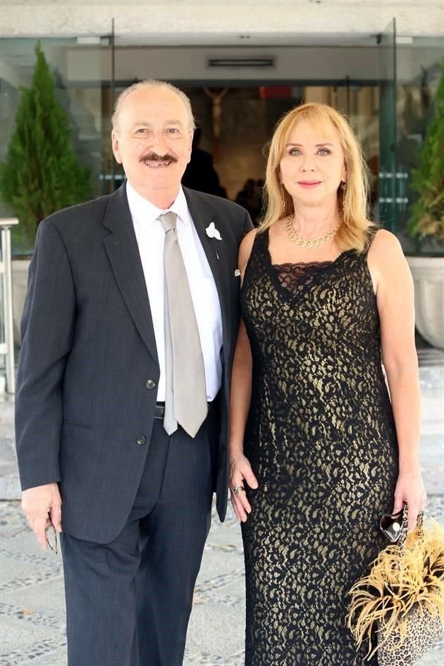 Gerardo Garza y Patricia González