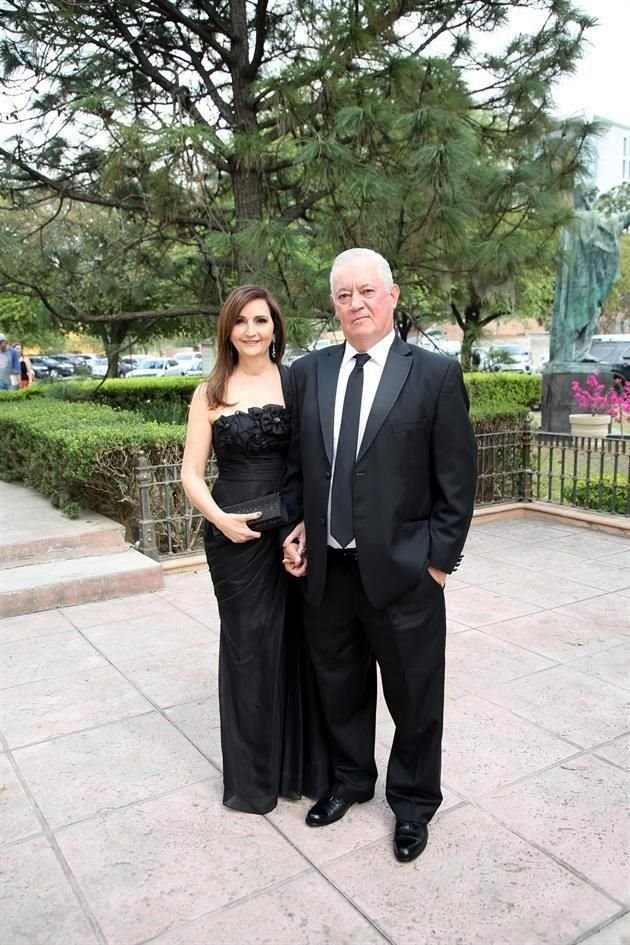 Bertha Garza de Mercado y Fernando Mercado de Luna
