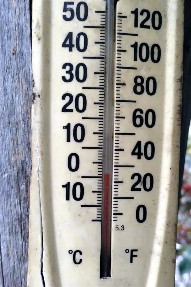 Poco antes de la media noche habitantes de Laguna de Sánchez reportaron temperaturas de menos 3 grados, y en La Boquilla de menos dos grados.