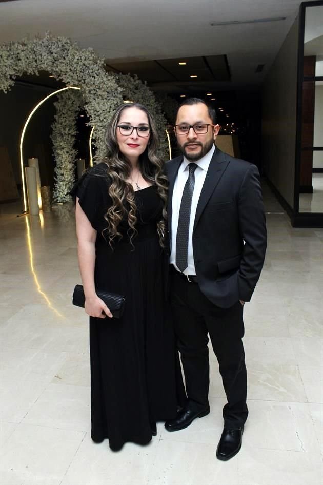 Paty Elizondo y Mario López