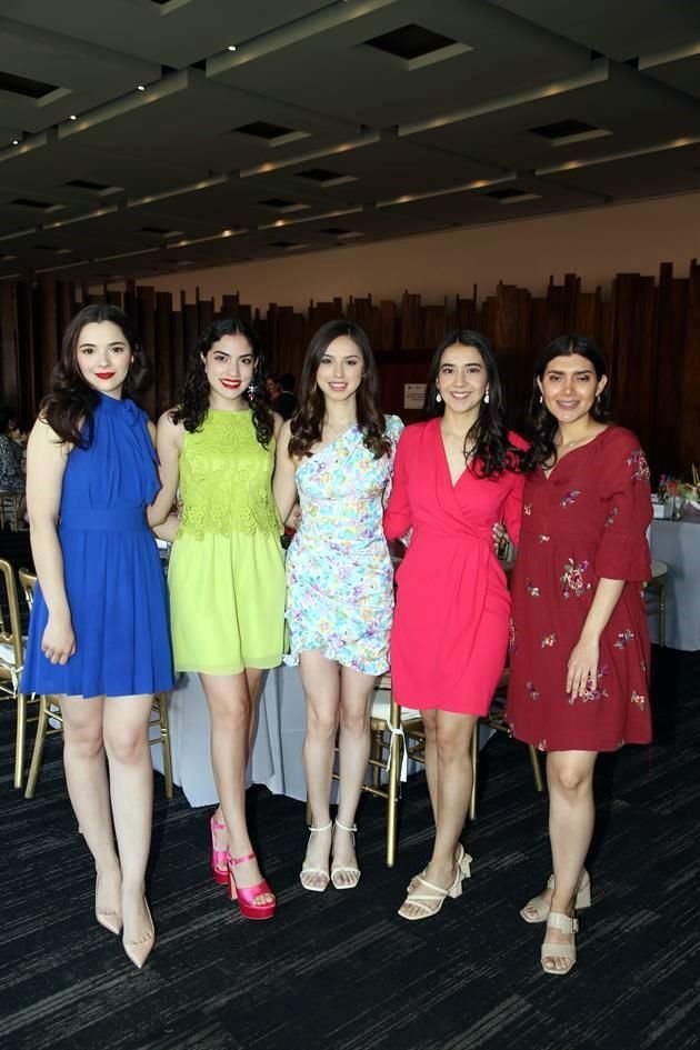 Julia Garza, Mariana Garza, Gaby Álvarez, Yulissa Martínez y Maeli Aguilar