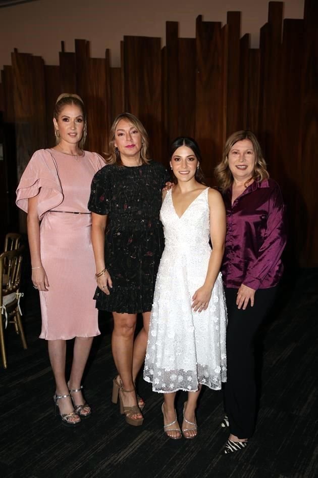 Elsa Peña de Solano, Miroslava de Ramos, Erika Garza Sánchez y Adriana Martínez