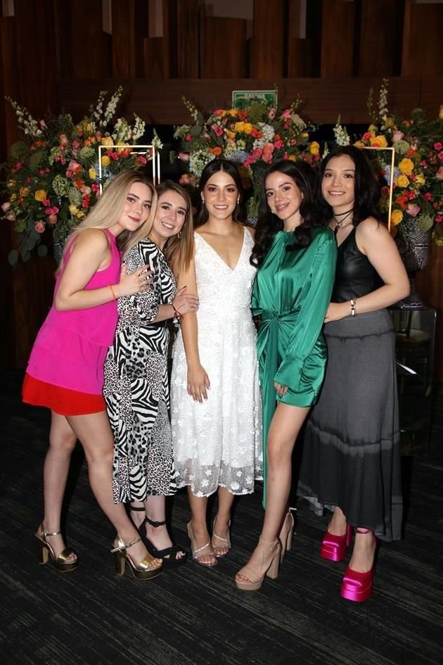 Michelle Hernández, Melissa Cano, Erika Garza Sánchez, Alejandra Garza y Karla Torres