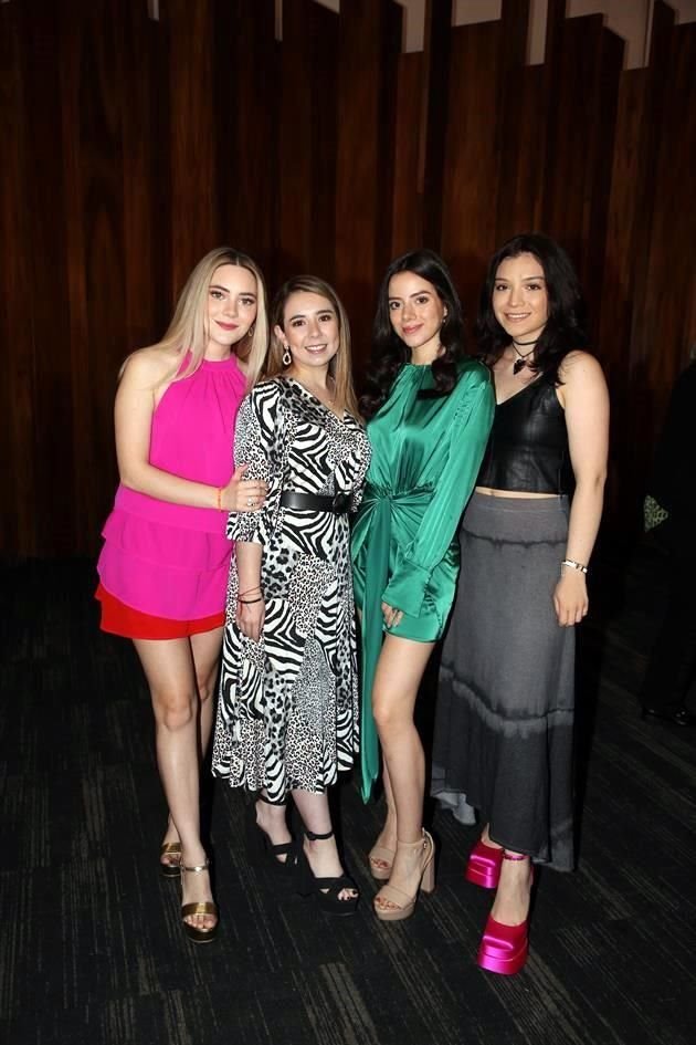 Michelle Hernández, Melissa Cano, Alejandra Garza y Karla Torres