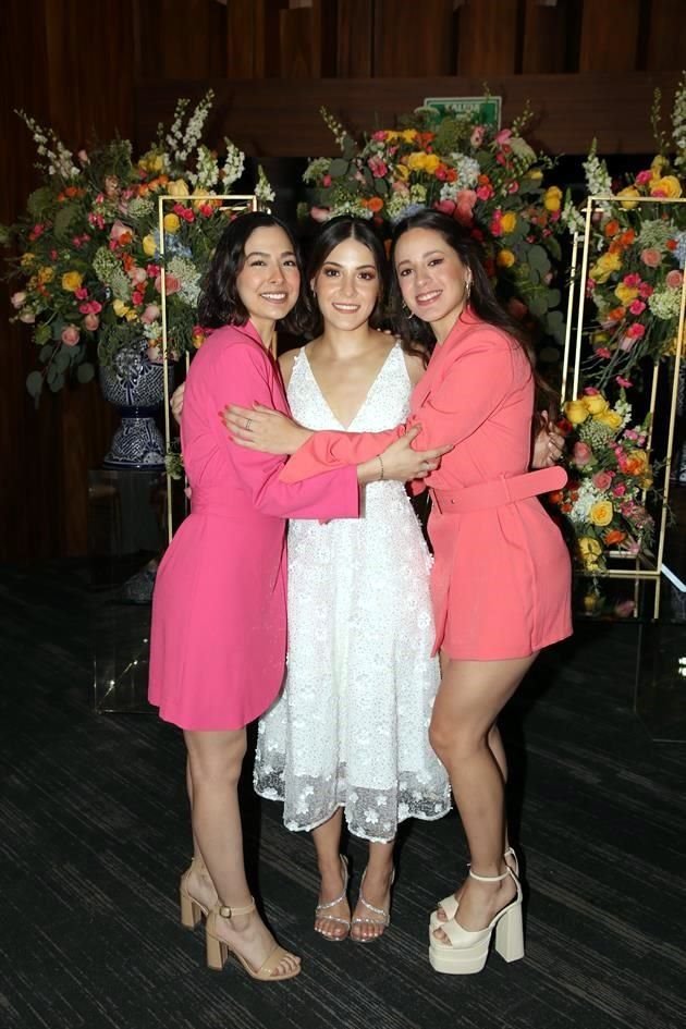 Fernanda Román, Erika Garza Sánchez y Fernanda Dávila