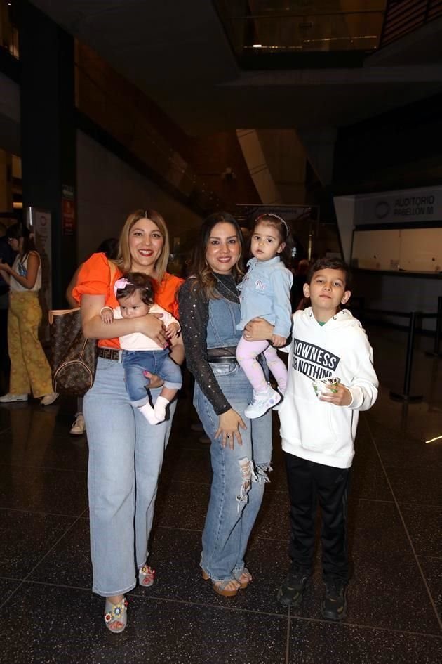 Ada Rodríguez, Emilia Loera, Alejandra Rodríguez, Loreto Mortera y Mauricio Mortera