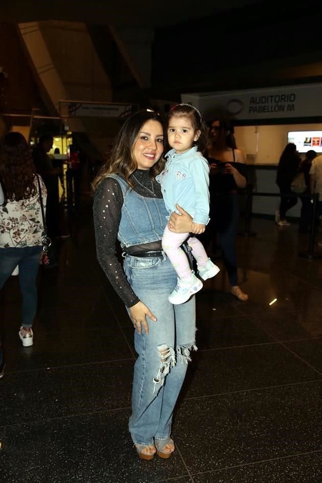 Alejandra Rodríguez y Loreto Mortera