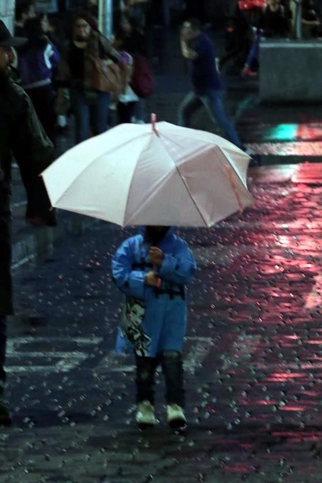 La Secretaría de Gestión Integral de Riesgos y Protección Civil activó la alerta amarilla por lluvias y vientos fuertes en al menos seis alcaldías.