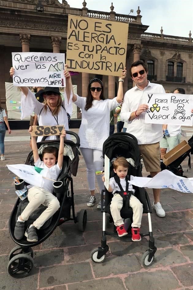 Laura Dávalos, Sofía Odriozola, Daniel Short, Nicolás Short y Alexander Short