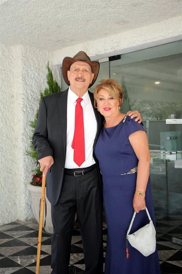 Jorge Sagaón y Maricela de Sagaón