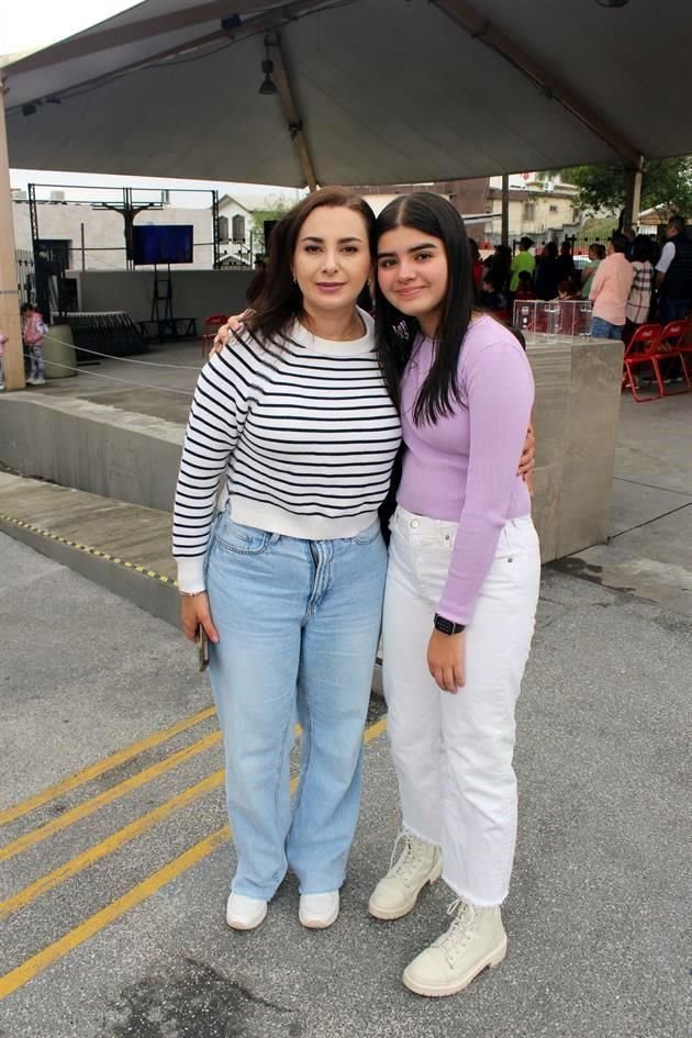 Gaby de Guajardo y Ana Lucía Guajardo