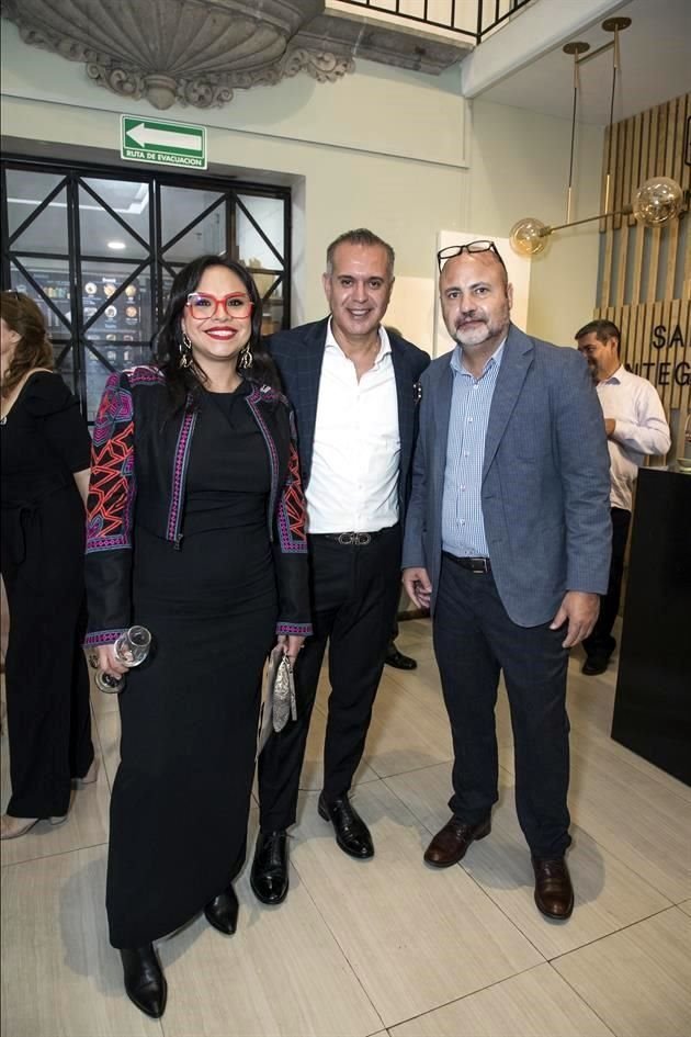 Laura Alvarado Zamarrón, Roberto Correa y Rafael Zamarrón