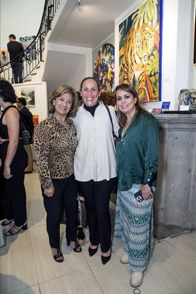 Margarita Morales, Martha Hiriart y Tony Pedrero