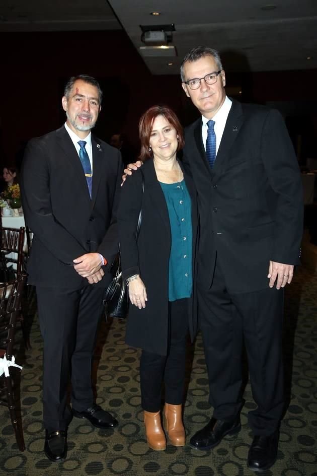 Sergio Navarro, Mónica Ortiz de Dillon y Guillermo Dillon