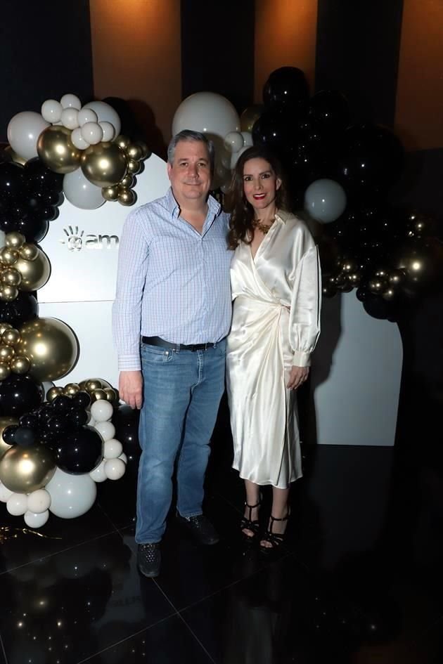 Pedro de la Garza y Mónica Martínez de De la Garza