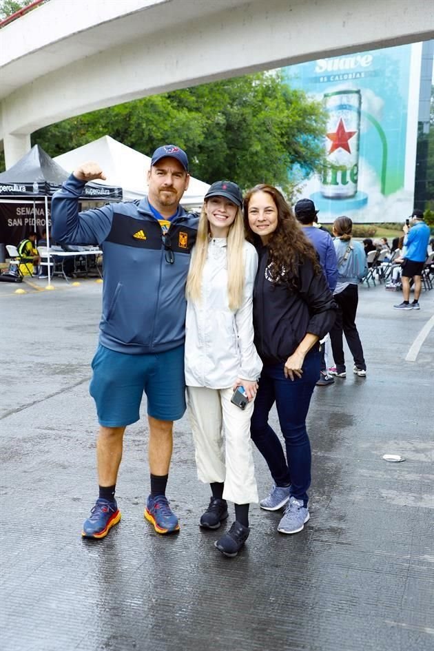 Juan Cantú, Ana Cantú y Rocío Uribe