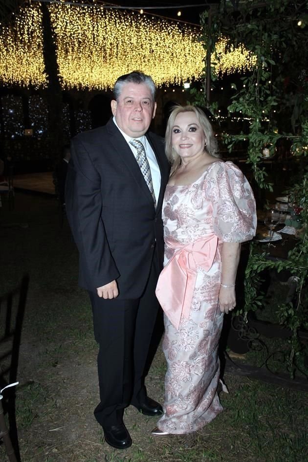 Benito Morales y Lourdes de Morales
