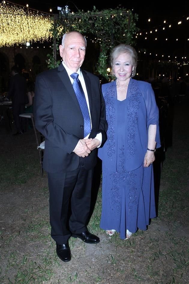 Gilberto Garza y Armandina González