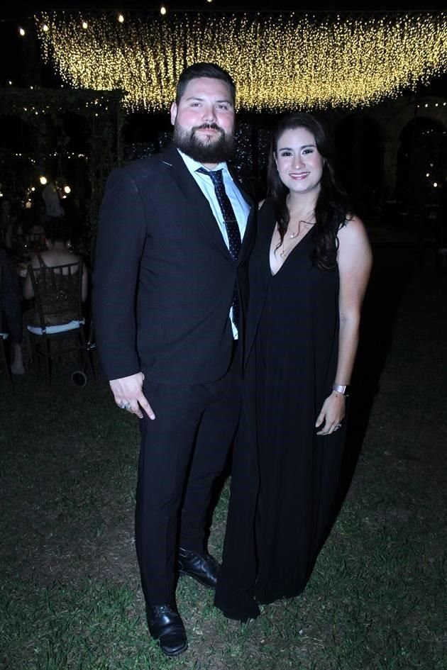 Ángel Peña y Paola Avalos