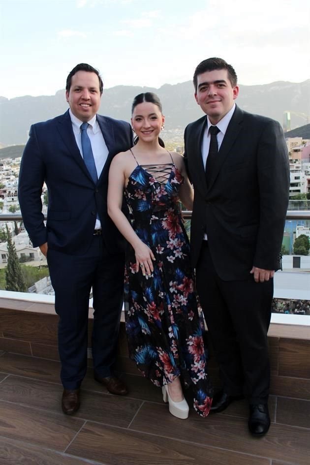 Mario Ramírez, Marcela Treviño y Alberto Treviño