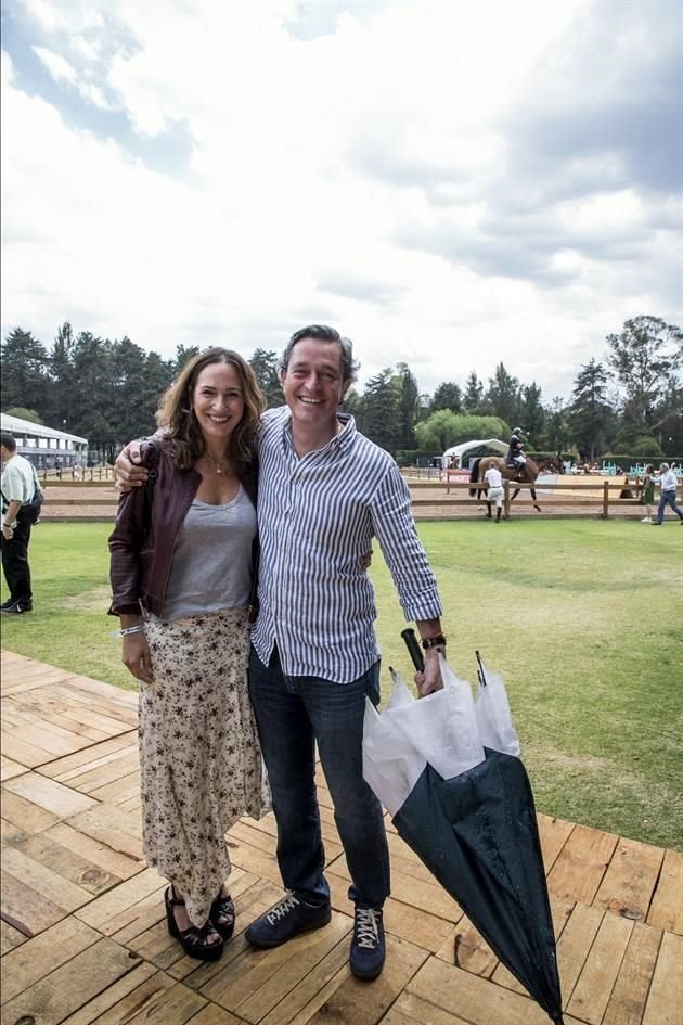 Mariana Baños y Diego Salazar