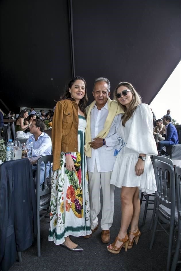 Sofía González, Enrique González y María Amparo González