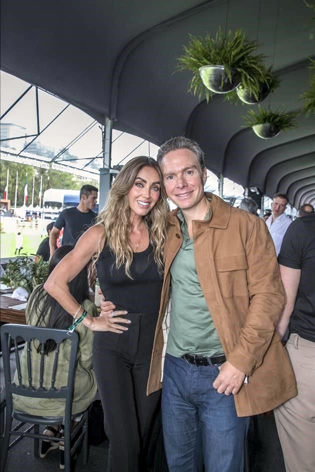 Anahí y Manuel Velasco