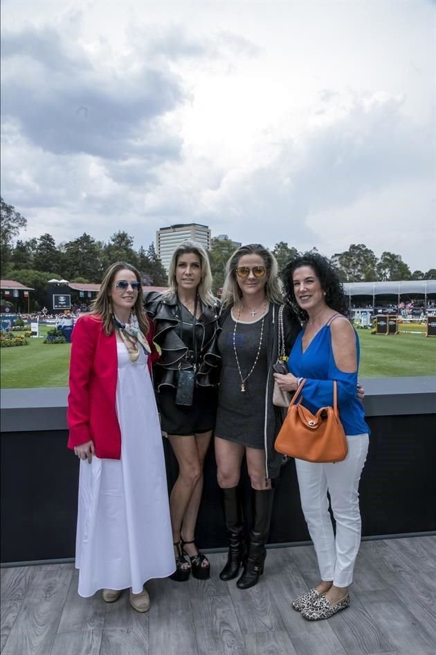 Mercedes Palomar, Paulina Díaz Ordaz, Beatriz Sámano y Gabriela Rodríguez
