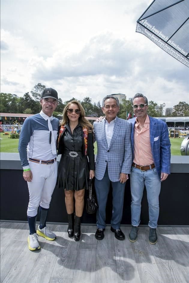 Antonio Chedraui, Isabel Rojo, Daniel Goñi y Ramón Chedraui
