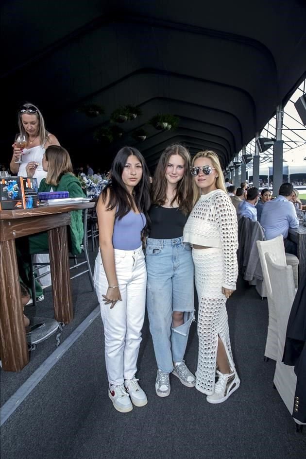 Isabella Pineda, Sara Elizalde y Ariadna Núñez