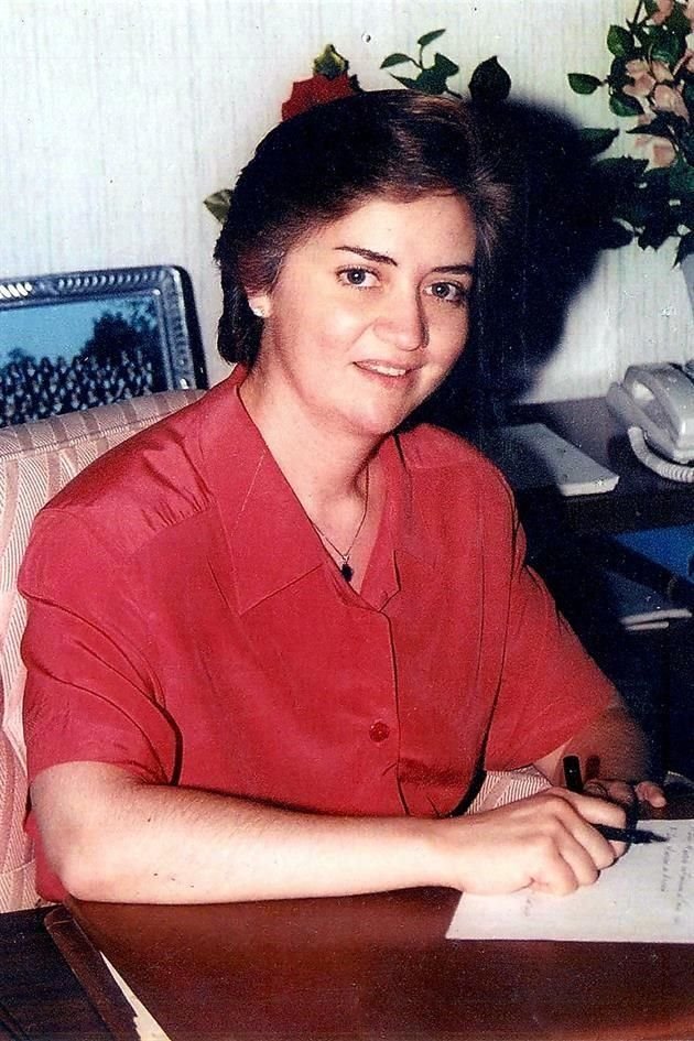 Miss Claudia Madero. Directora 1992- 1995