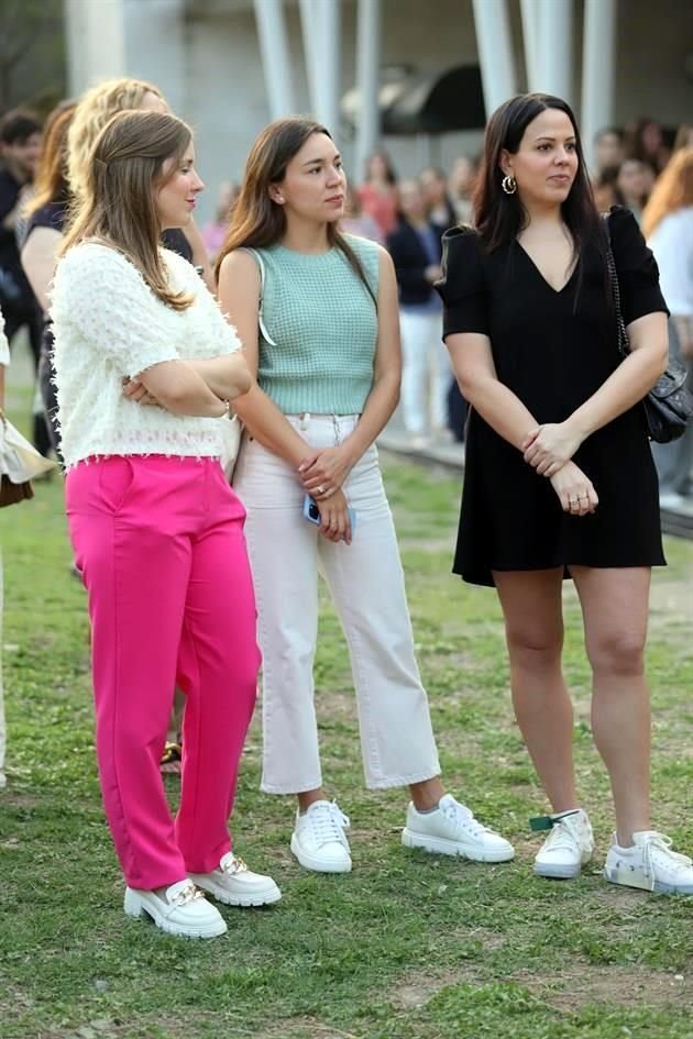 Pris Villarreal de Murillo, Karla Reyna y Fernanda Gracía