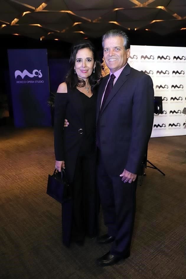 Alejandra Cárdenas de Martínez y David Martínez