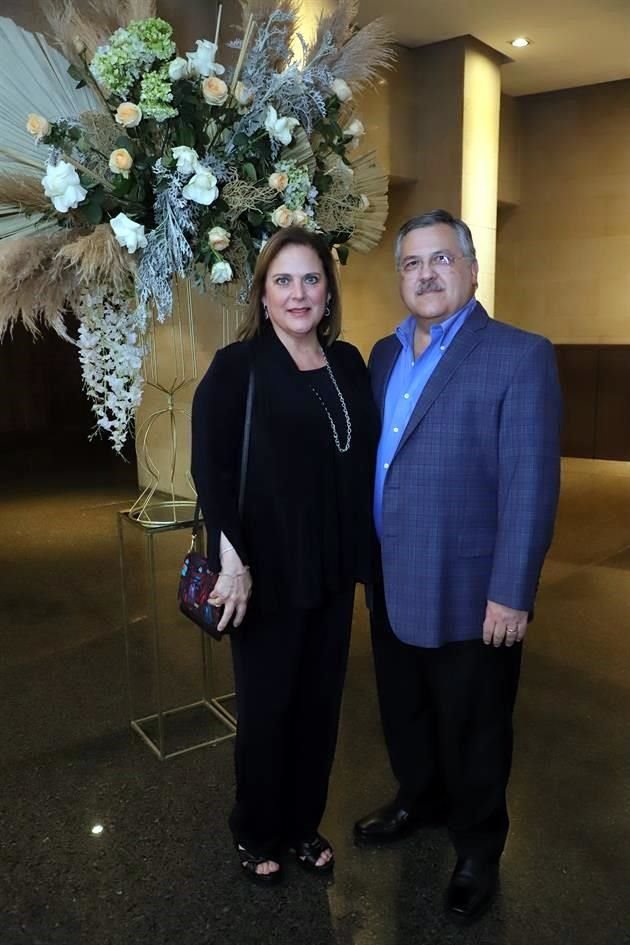 Nancy Rodríguez de Elosúa y Luis Elosúa