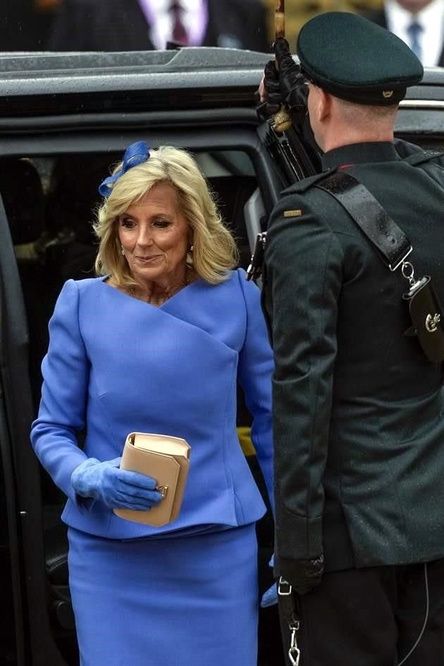 La Primera Dama de Estados Unidos, Jill Biden, llega a la Abadía de Westminster antes de la ceremonia de coronación.