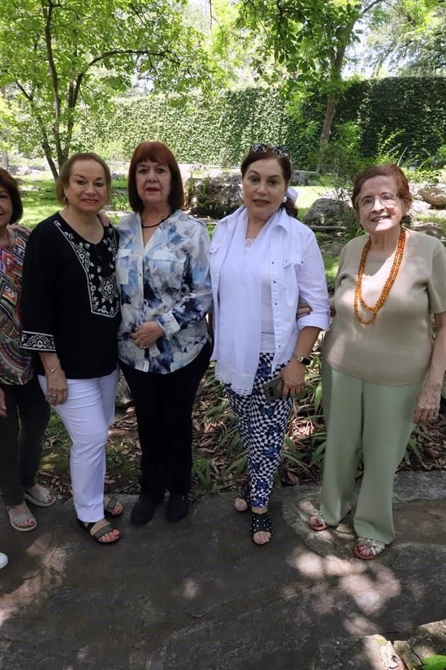 Rebeca Garza de Chapa, Yolanda Morales de Guzmán, Diana Perla Chapa de Palacios y Norma Zúñiga de Lara